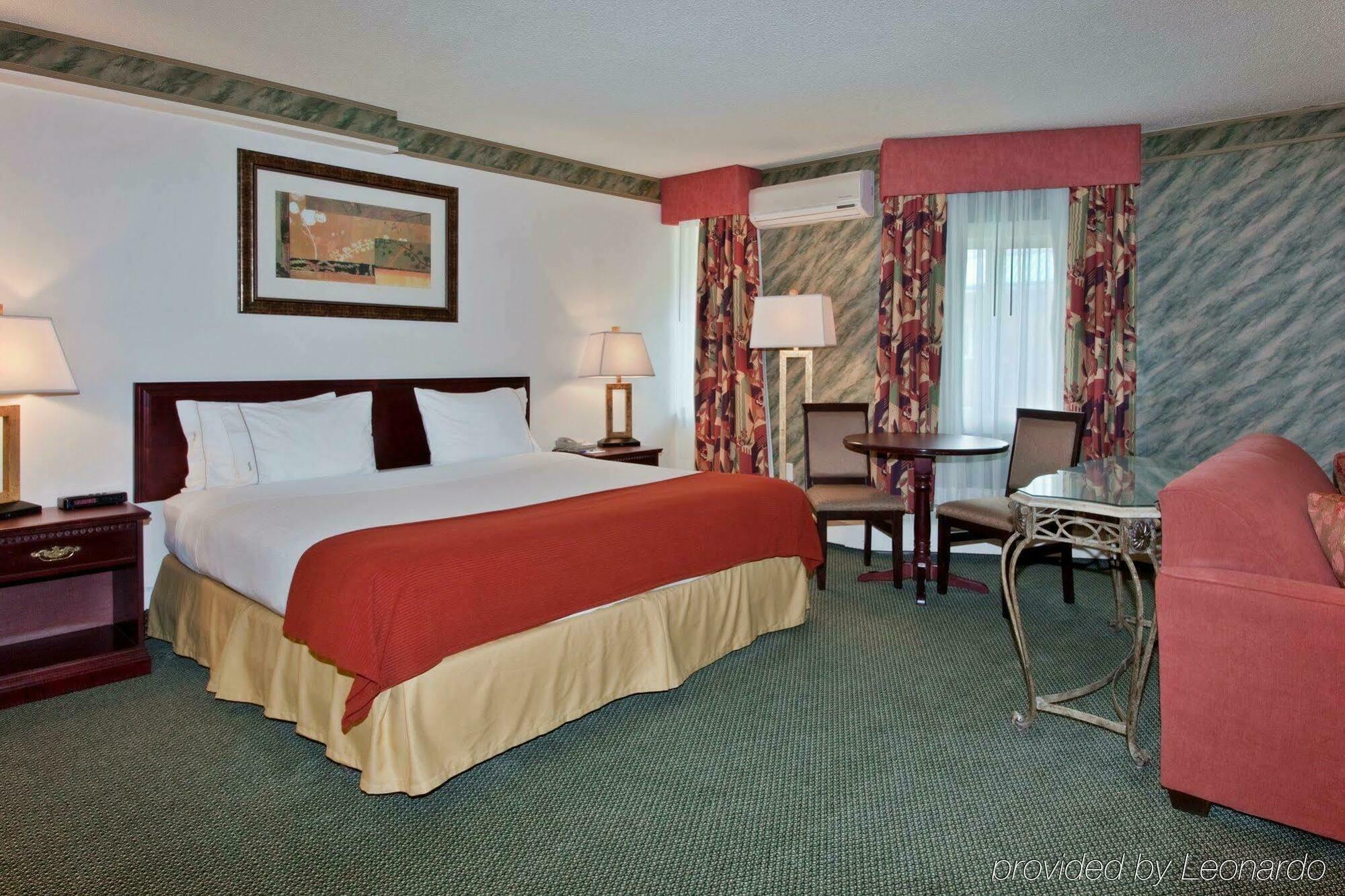 Holiday Inn Express Red Deer By Ihg חדר תמונה