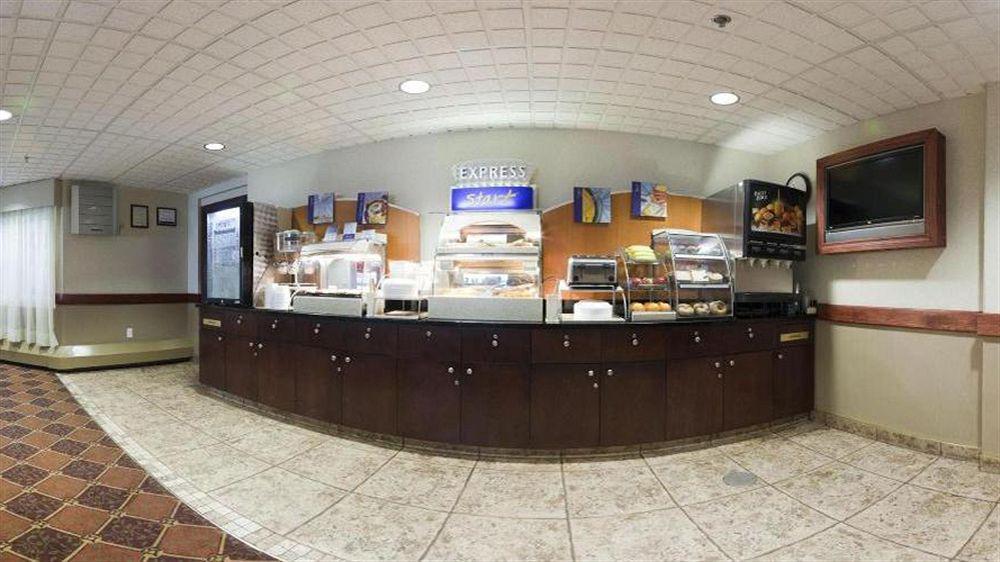 Holiday Inn Express Red Deer By Ihg מראה חיצוני תמונה